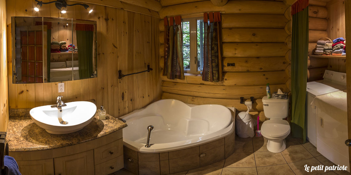 Salle de bain principale, buanderie