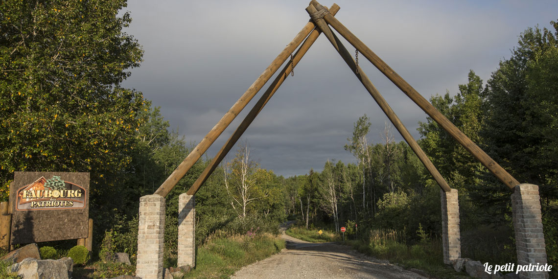 Entrée du chemin des patriotes